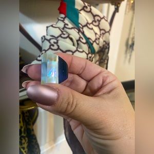 💰2/$10 Womens Shell colored ring wearing it on size 7 finger